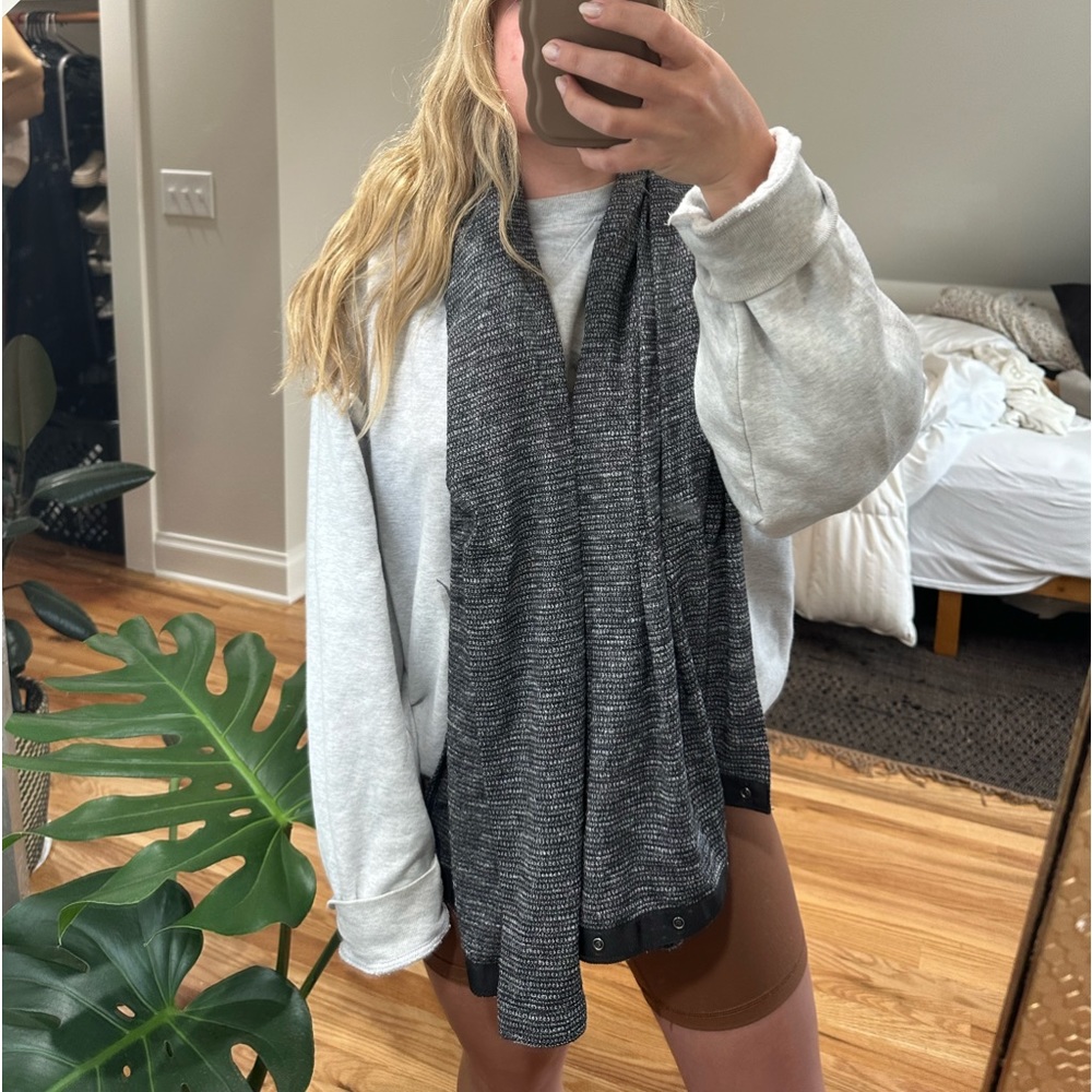 Lululemon Vinyasa Scarf - Picture 7 of 11